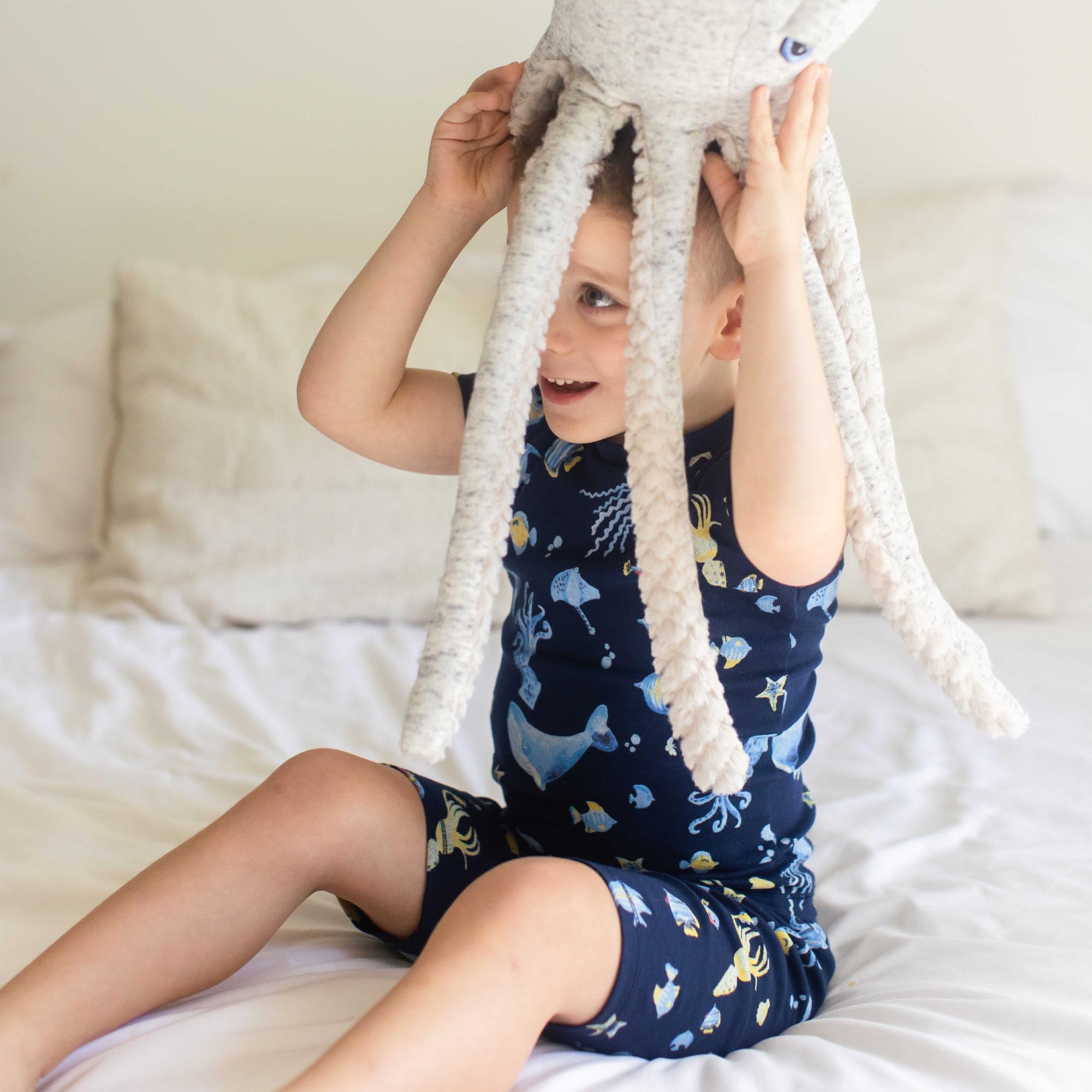Burt's Bees Baby Boys Pajamas, Short Sleeve Tee and Shorts 2-Piece PJ Set, 100% Organic Cotton - Image 4